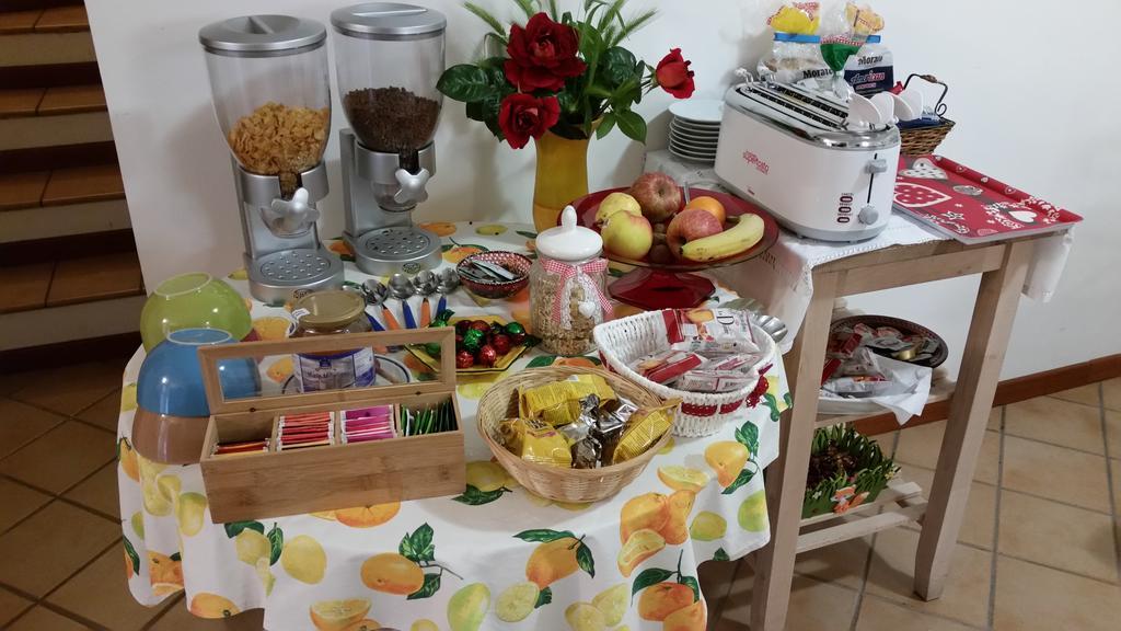 A Due Passi Dal Mare B&B Numana Kültér fotó