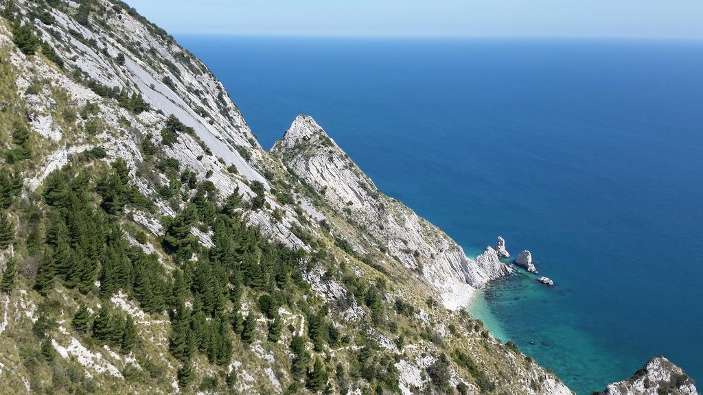 A Due Passi Dal Mare B&B Numana Kültér fotó