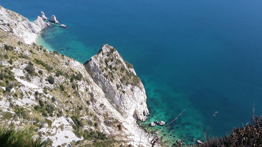 A Due Passi Dal Mare B&B Numana Kültér fotó