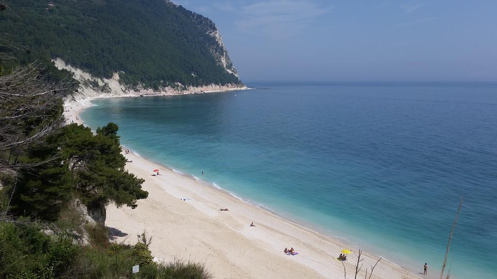 A Due Passi Dal Mare B&B Numana Kültér fotó