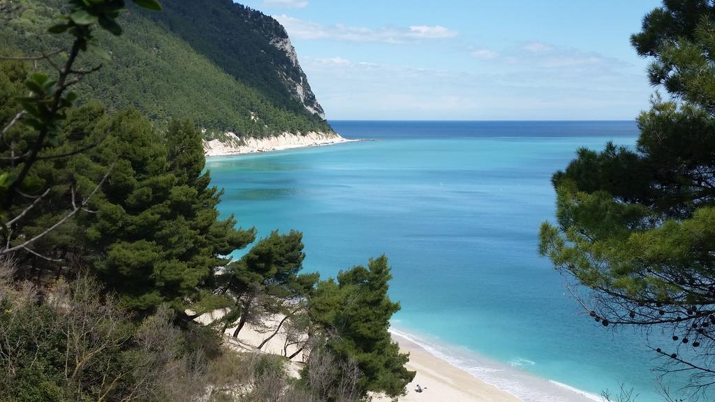 A Due Passi Dal Mare B&B Numana Kültér fotó