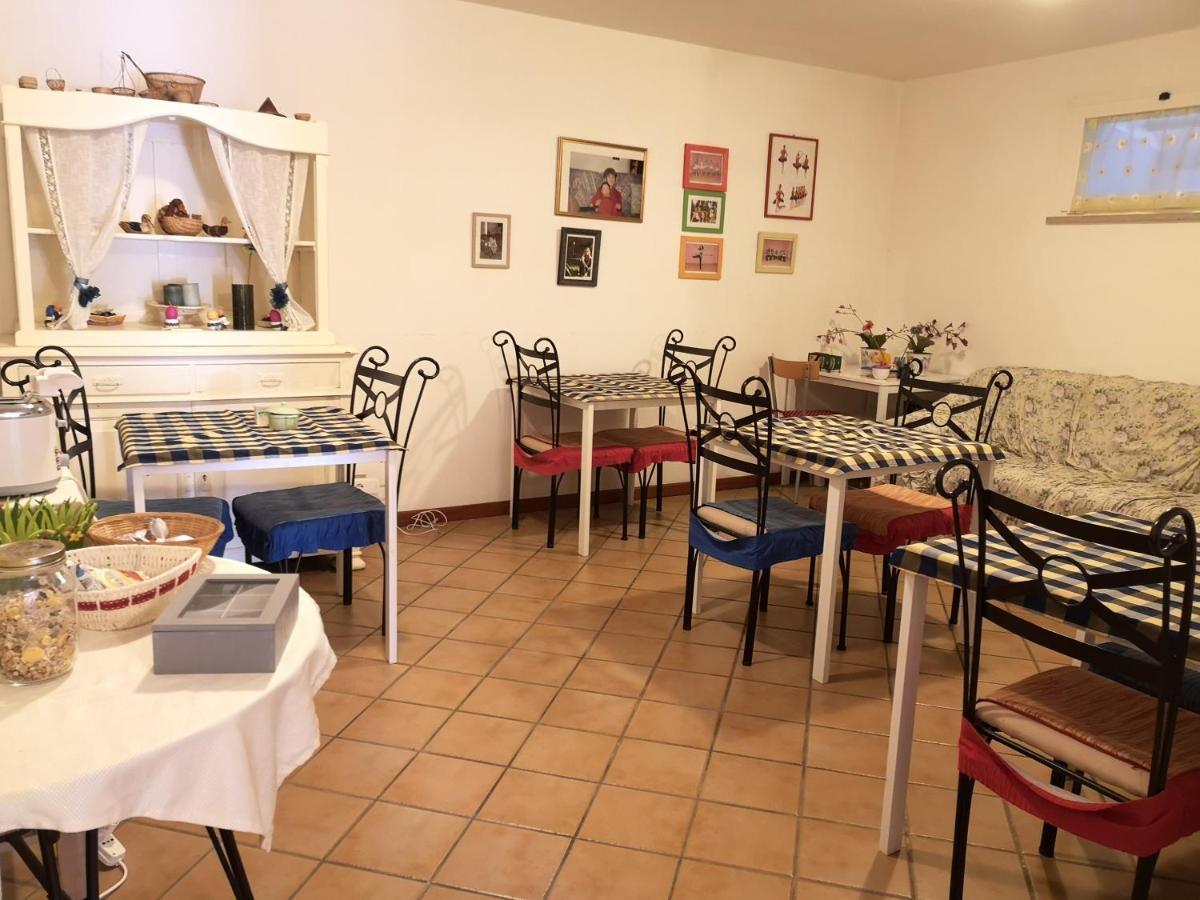A Due Passi Dal Mare B&B Numana Kültér fotó