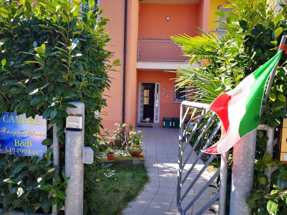 A Due Passi Dal Mare B&B Numana Kültér fotó