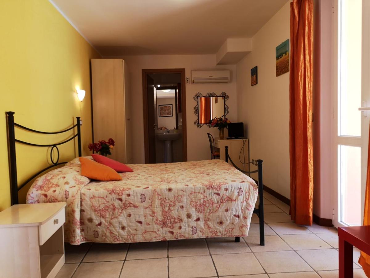 A Due Passi Dal Mare B&B Numana Kültér fotó